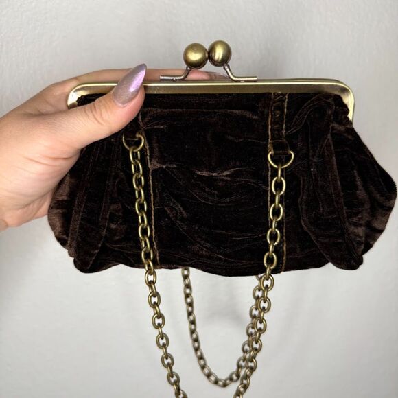 VTG Unlisted Kenneth Cole Kisslock Bow Purse in Brown Ruched Velvet & Brass - Picture 7 of 10